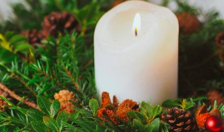 Event im Romantikhotel Jagdhaus Eiden: Floristik-Workshop: Frische Adventskränze individuell gebunden