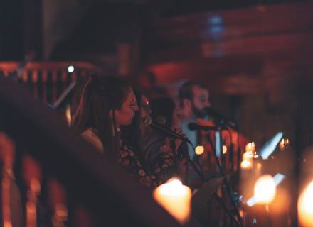 Event at Romantikhotel Jagdhaus Eiden: Fehntjer Shanty Choir Augustfehn in the Wandelhalle